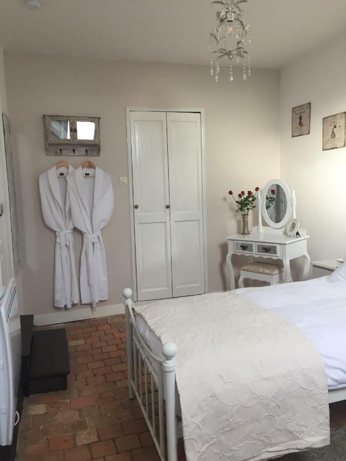 Bed and Breakfast No 3 Lingramiere La Ferte-Mace Exterior foto